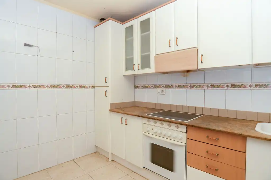 Casa aparellada en venda a C/ Federico Martín Bahamontes, imagen 7