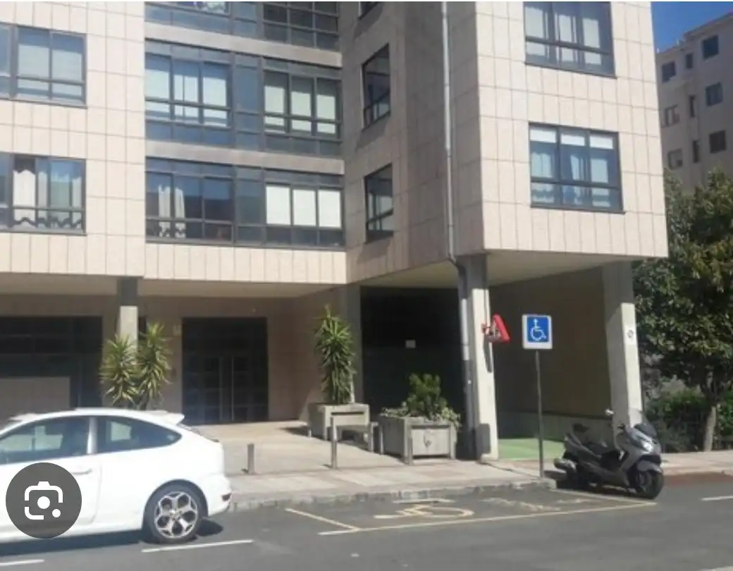 Aparcament amb ascensor en venda a Rúa Mendaña de Neyra 18, imagen 3