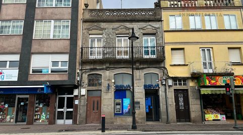 Casa de piedra con bajo comercial en Cangas do Morrazo.