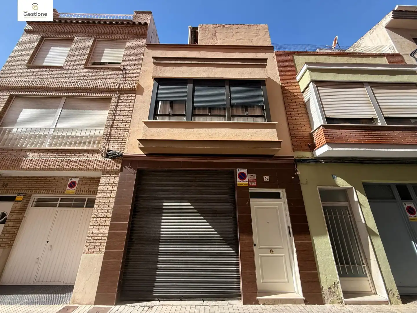 Casa adosada en venda a Calle SANTA ELENA, 44, Llombai