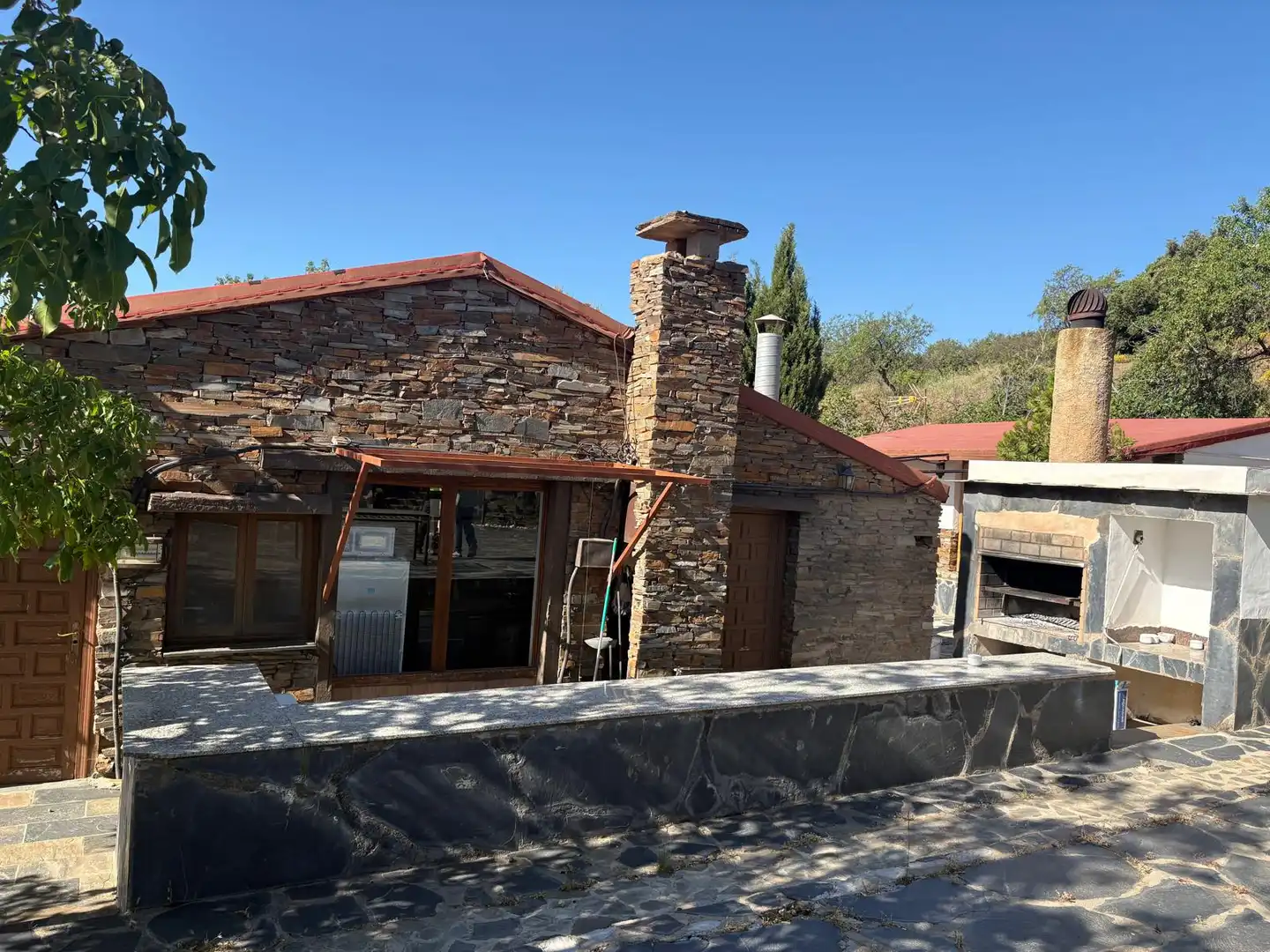 Vista exterior de Casa o xalet en venda en Nevada amb Aire condicionat, Jardí privat i Piscina