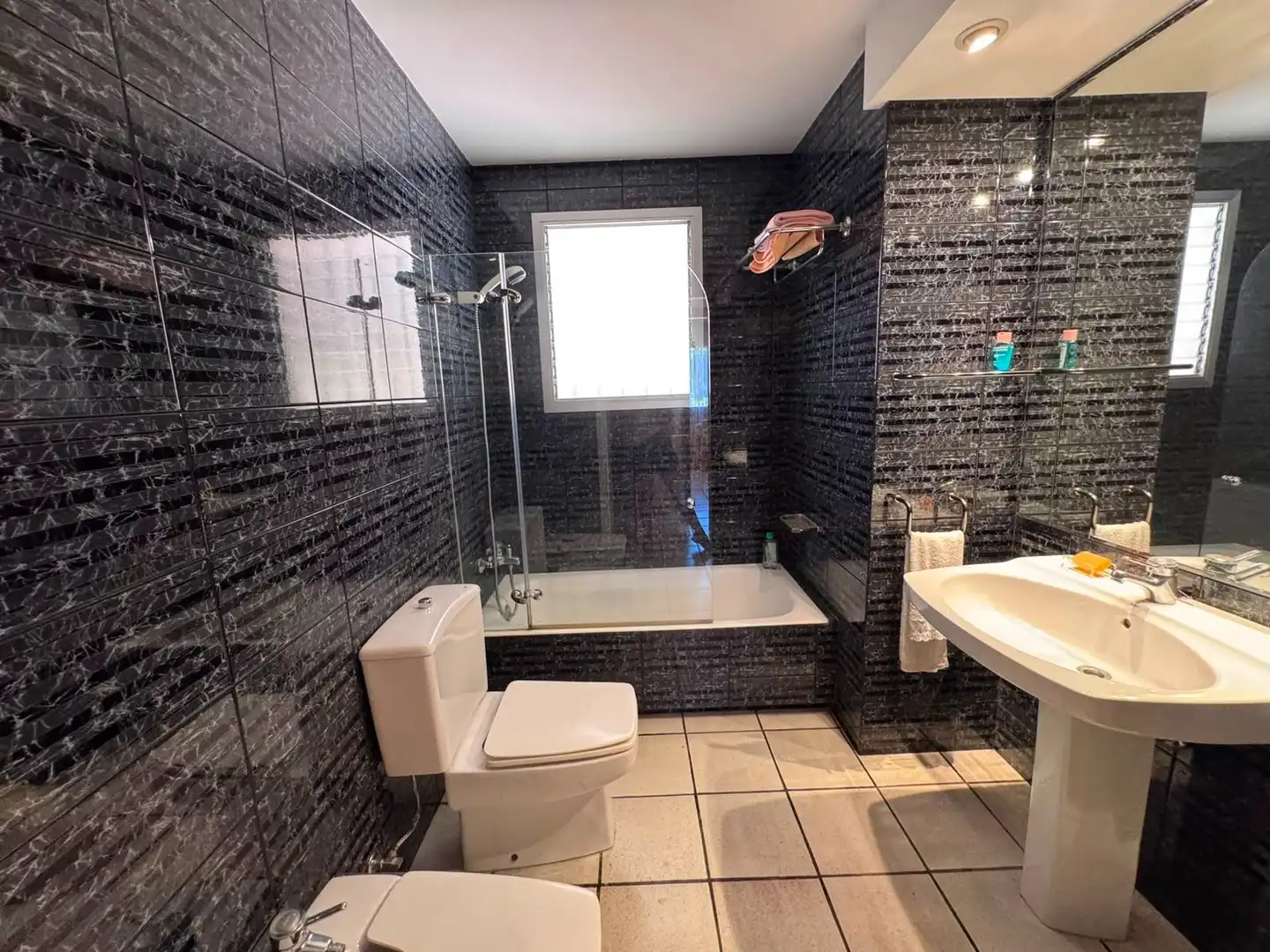 Baño de Casa o chalet en venta en Santa Maria de Palautordera con Aire acondicionado, Calefacción y Jardín privado