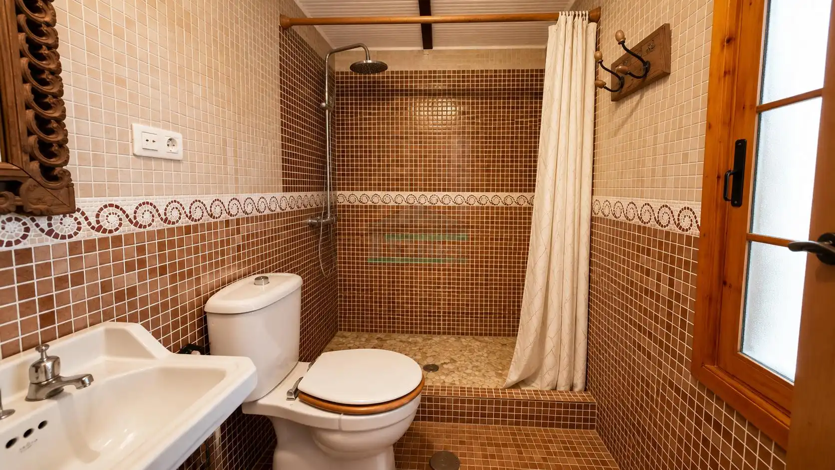 Baño de Piso de alquiler en Granada con Jardín privado, Terraza y Amueblado