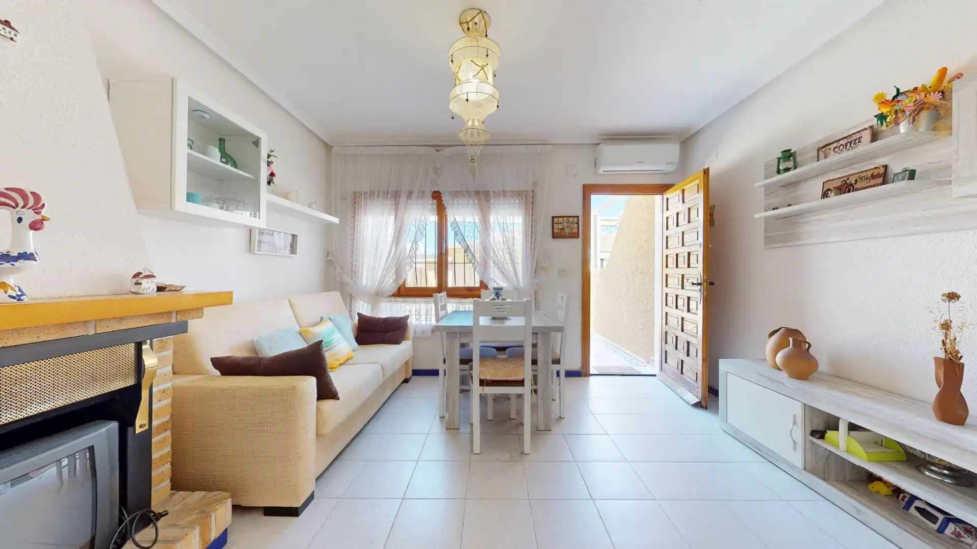 Sala de estar de Casa adosada en venta en Pilar de la Horadada con Terraza