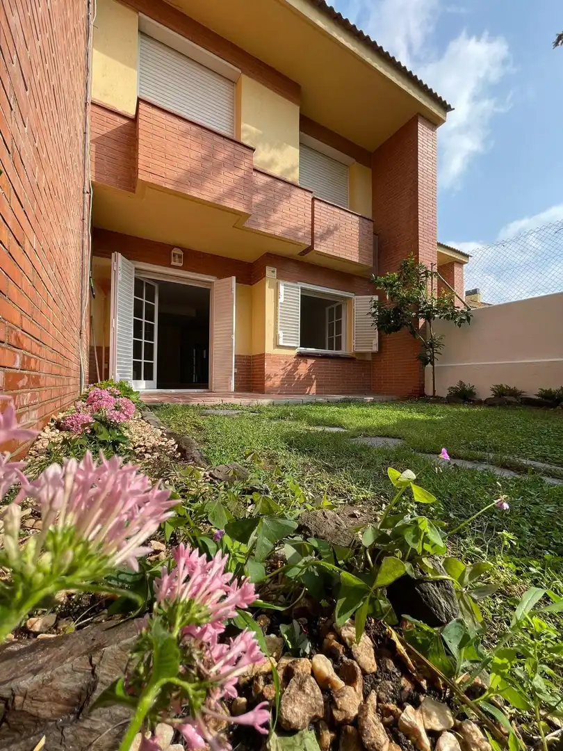 Garten von Einfamilien-Reihenhaus zur Miete in Sant Andreu de Llavaneres mit Klimaanlage, Privatgarten und Balkon