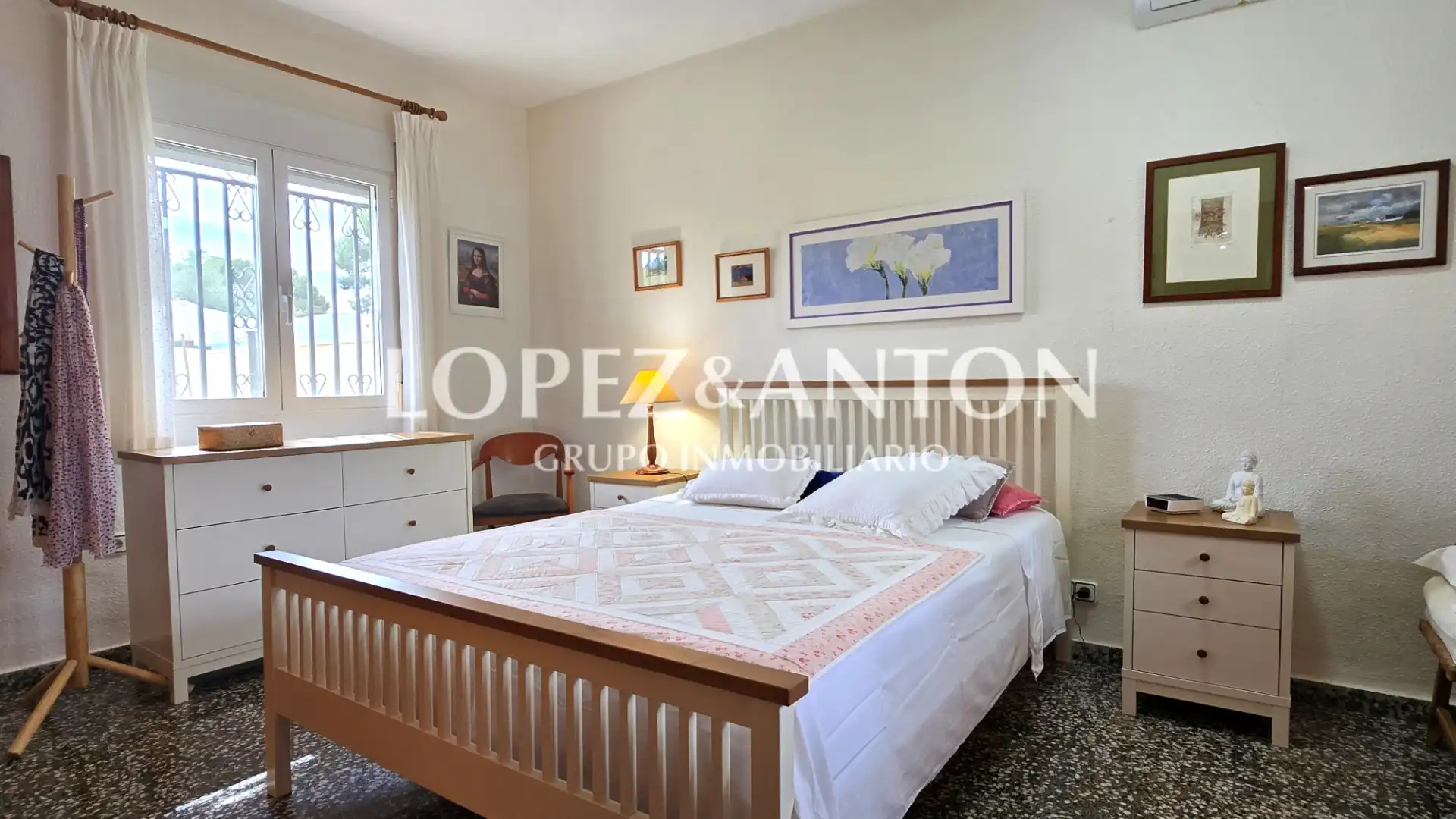 Exterior view of Houses for sale in L'Eliana  with Air Conditioner, Private garden and Terrace
