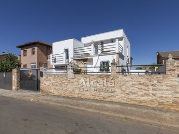 Casa bifamiliare in vendita a Villanueva de la Torre