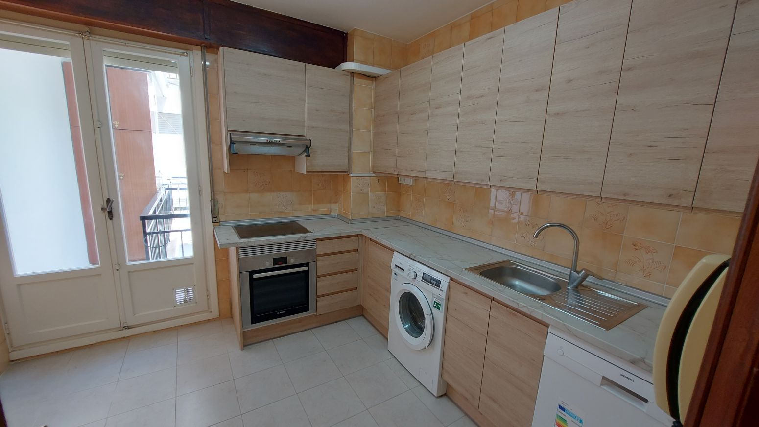 Cuina de Pis en venda en  Logroño amb Calefacció, Parquet i Terrassa