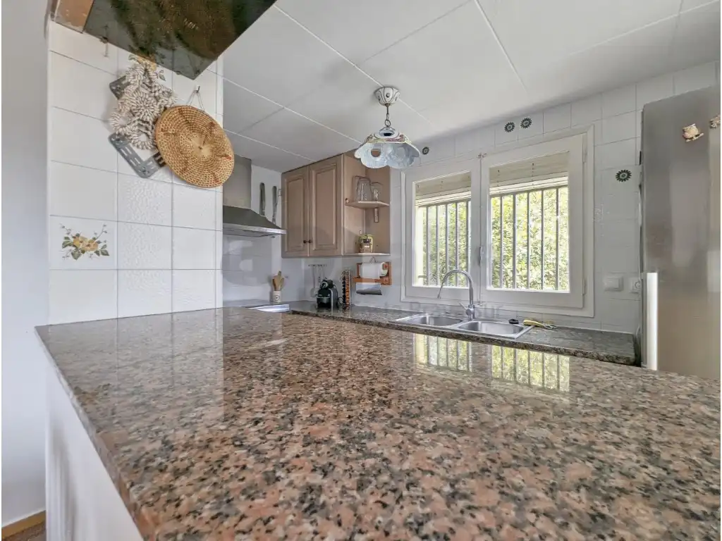 Cuina de Casa o xalet en venda en Lloret de Mar amb Calefacció, Jardí privat i Terrassa