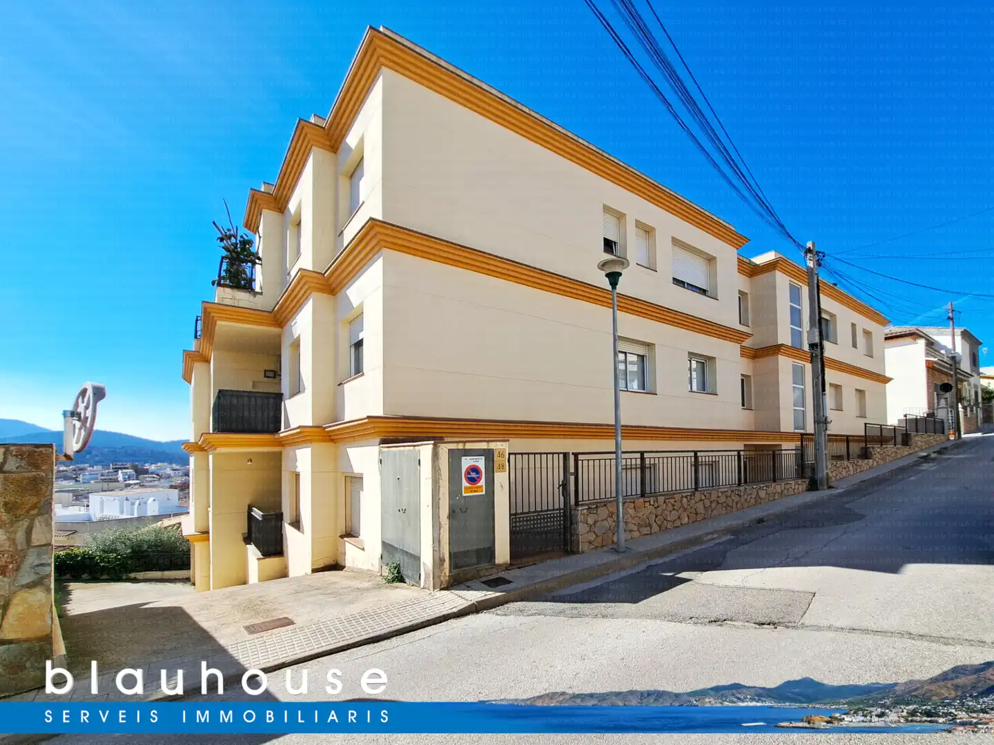 Vista exterior de Apartament en venda en Llançà amb Aire condicionat, Parquet i Terrassa