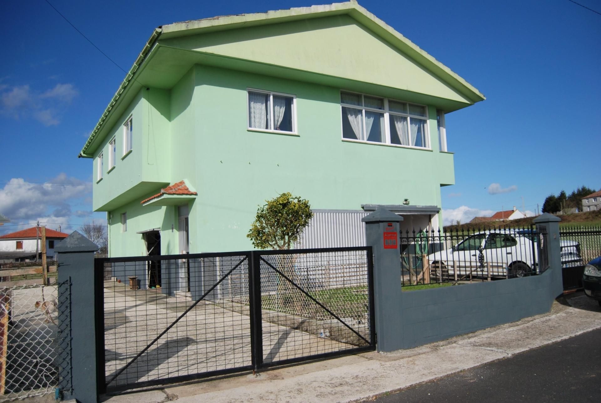 Vista exterior de Casa o chalet en venta en A Estrada  con Calefacción y Terraza