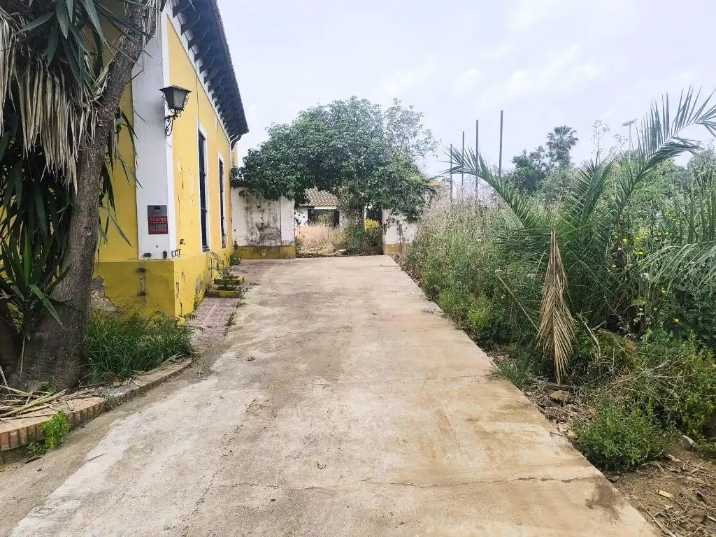 Casa o xalet en venda en Dos Hermanas amb Jardí privat