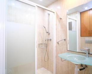 Bathroom of Flat to rent in  Barcelona Capital  with Heating, Furnished and Oven