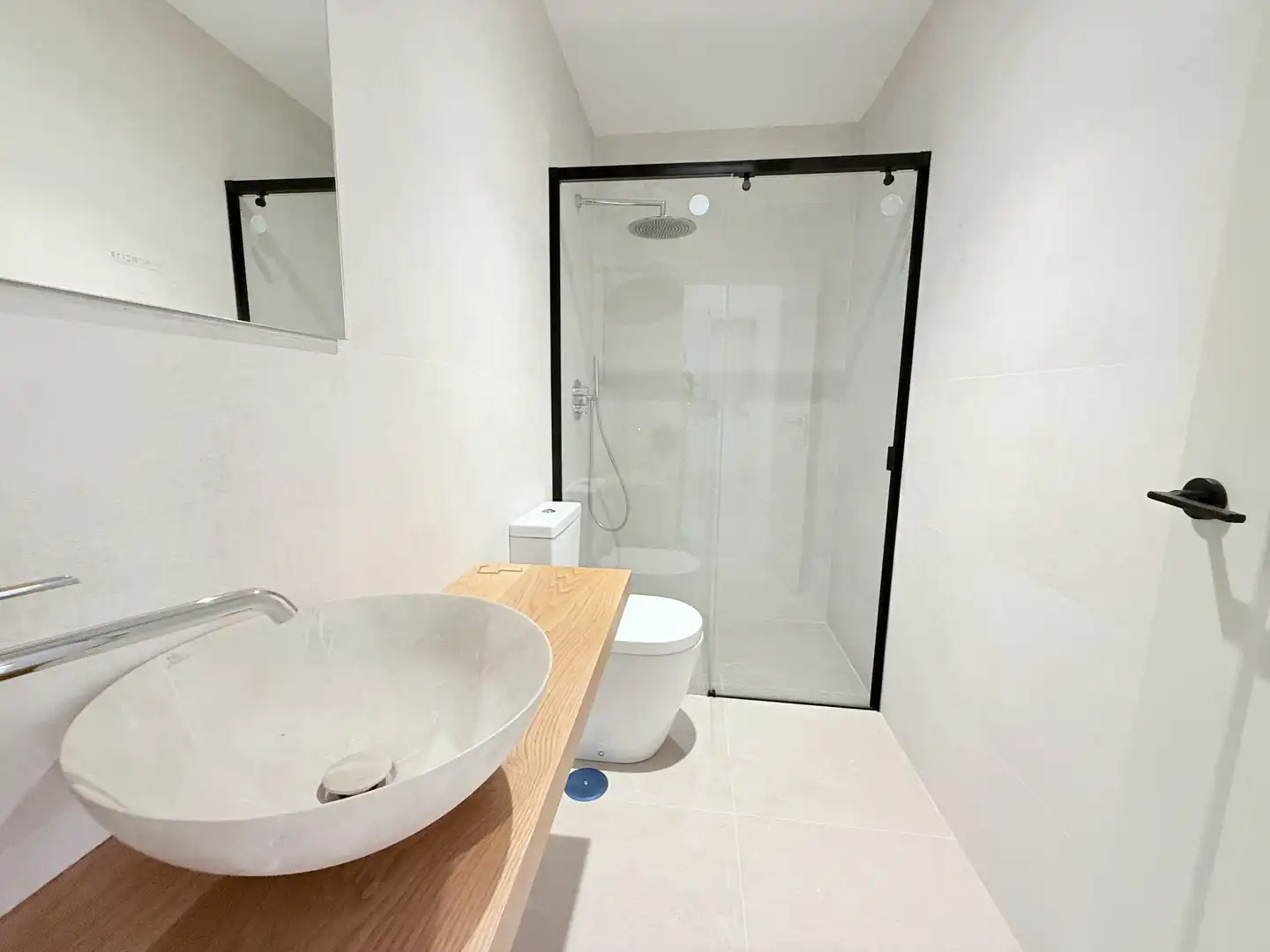 Badezimmer von Einfamilien-Reihenhaus zum Verkauf in Málaga mit Privatgarten, Balkon und Gemeinschaftspool