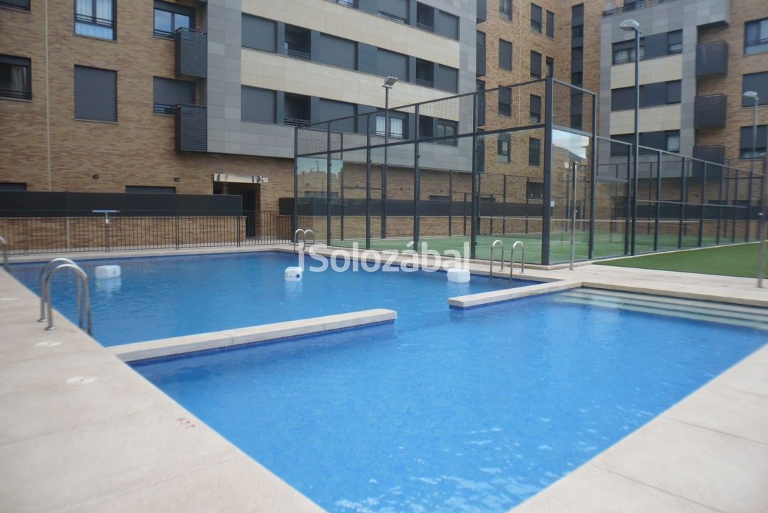 Swimming pool of Flat for sale in  Logroño  with Air Conditioner, Heating and Private garden