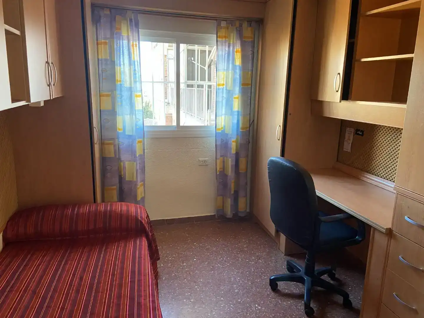 Habitación de Piso en venta en  Granada Capital con Aire acondicionado, Terraza y Balcón