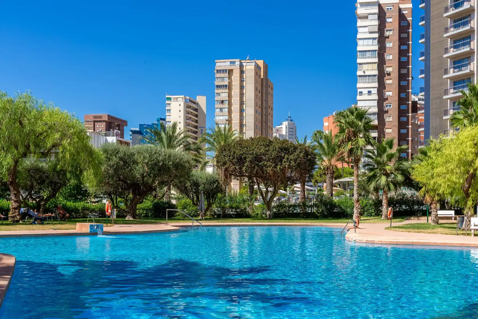 Piscina de Piso en venta en Benidorm con Aire acondicionado, Calefacción y Piscina comunitaria
