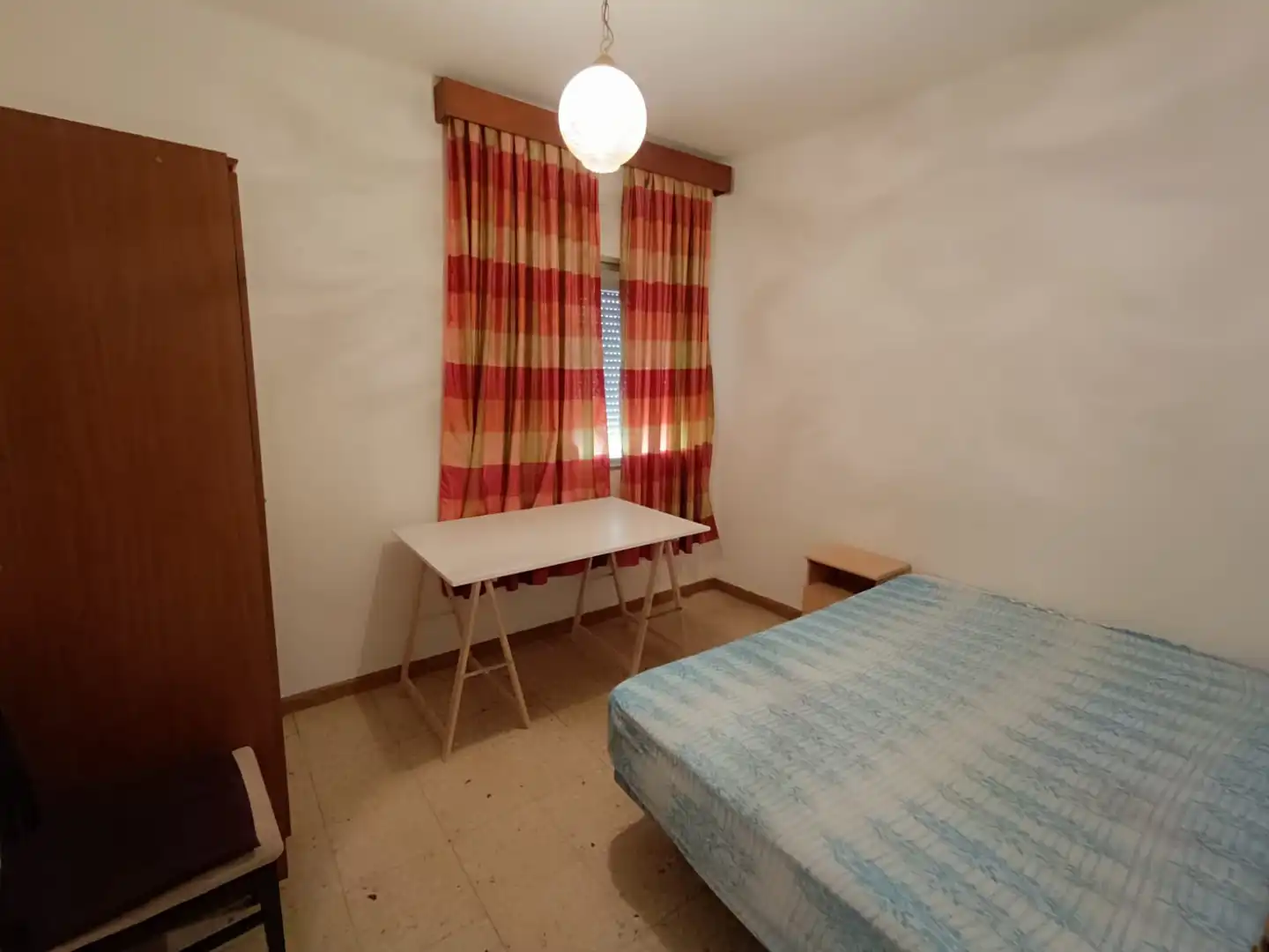 Schlafzimmer von Wohnung zur Miete in Badajoz mit Möbliert, Ofen und Waschmaschine