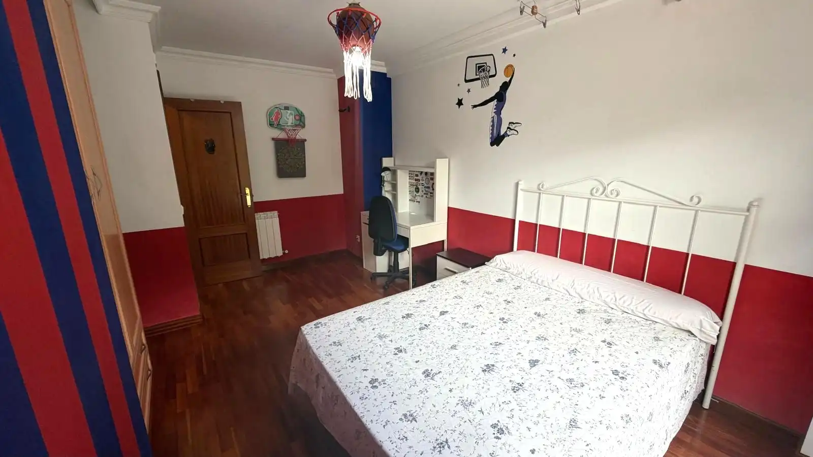 Habitación de Casa adosada en venta en Salvatierra / Agurain con Calefacción y Jardín privado