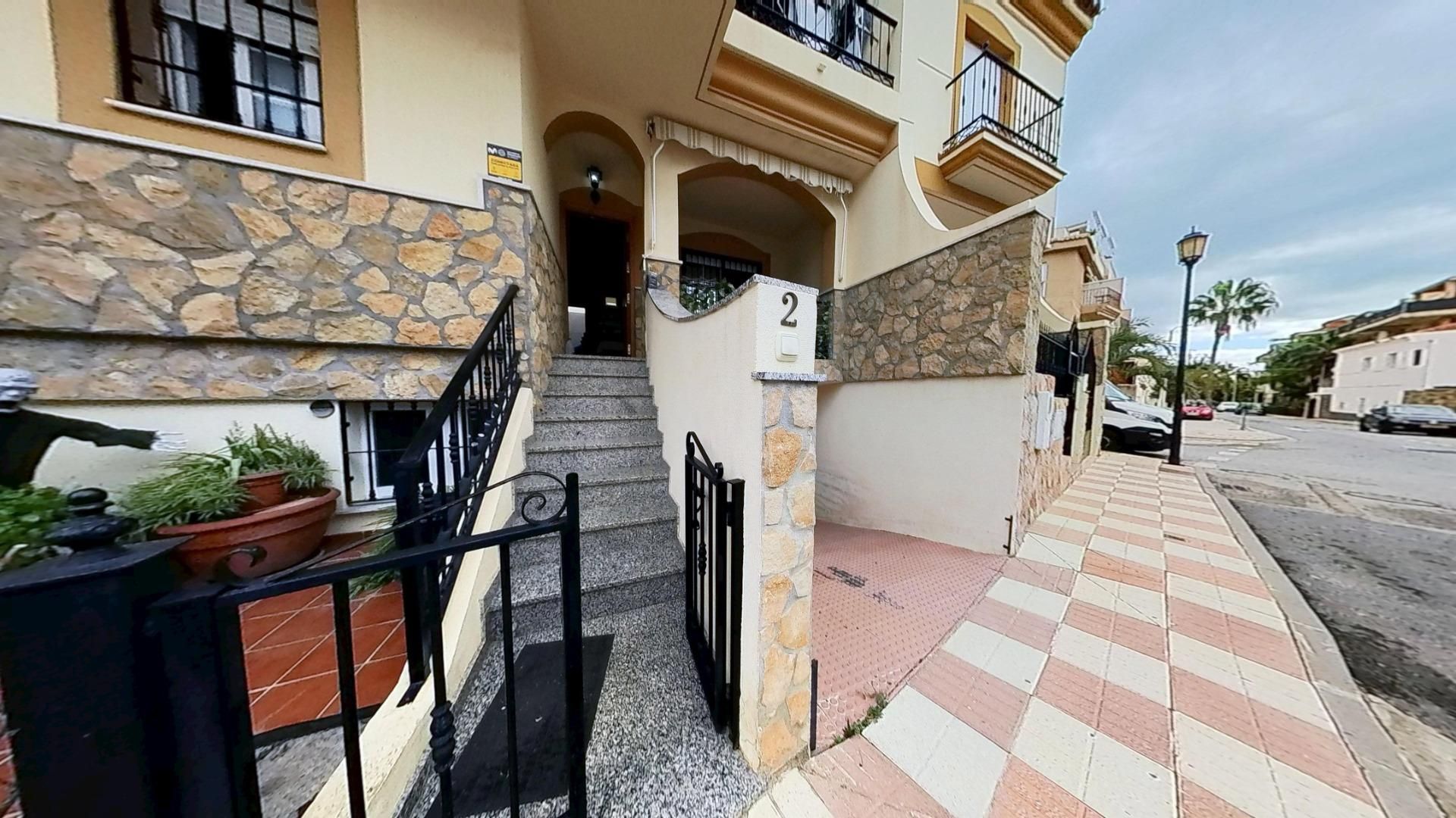 Vista exterior de Casa adosada en venda en Gualchos amb Jardí privat, Terrassa i Balcó