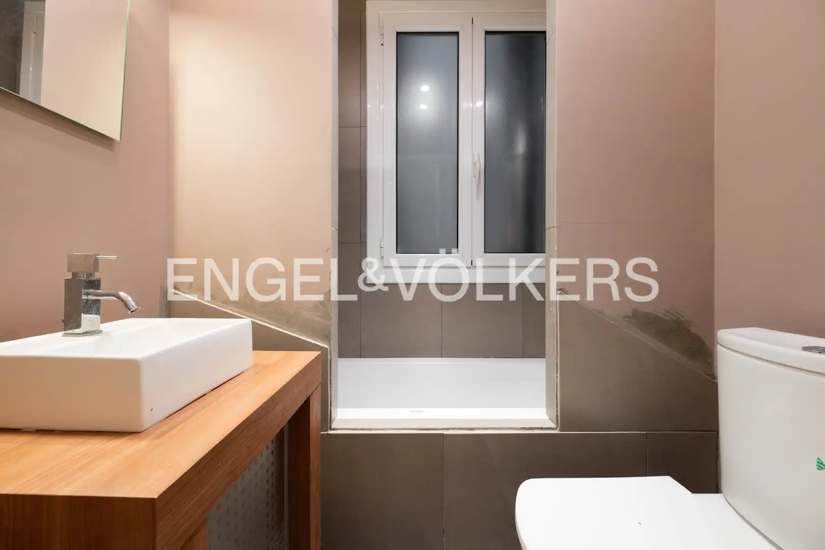 Bathroom of Flat for sale in Donostia - San Sebastián   with Heating and Balcony