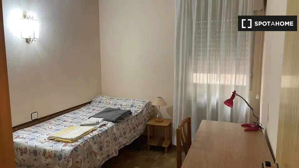 Habitación de Piso para compartir en Leganés con Aire acondicionado, Calefacción y Amueblado