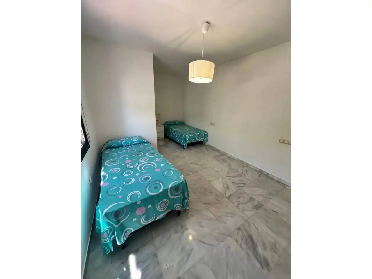 Dormitori de Casa o xalet de lloguer en Marbella amb Jardí privat, Terrassa i Piscina