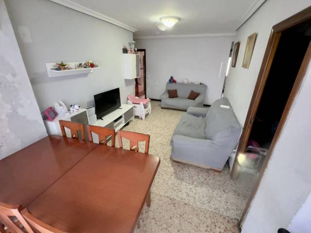 Piso en Venta en Comunidad Andaluza en Villegas