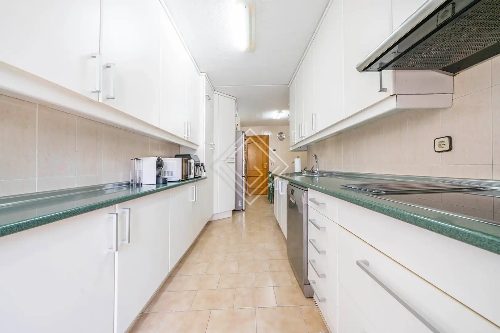 Cocina de Piso en venta en Madrid con Jardín privado, Terraza y Piscina comunitaria