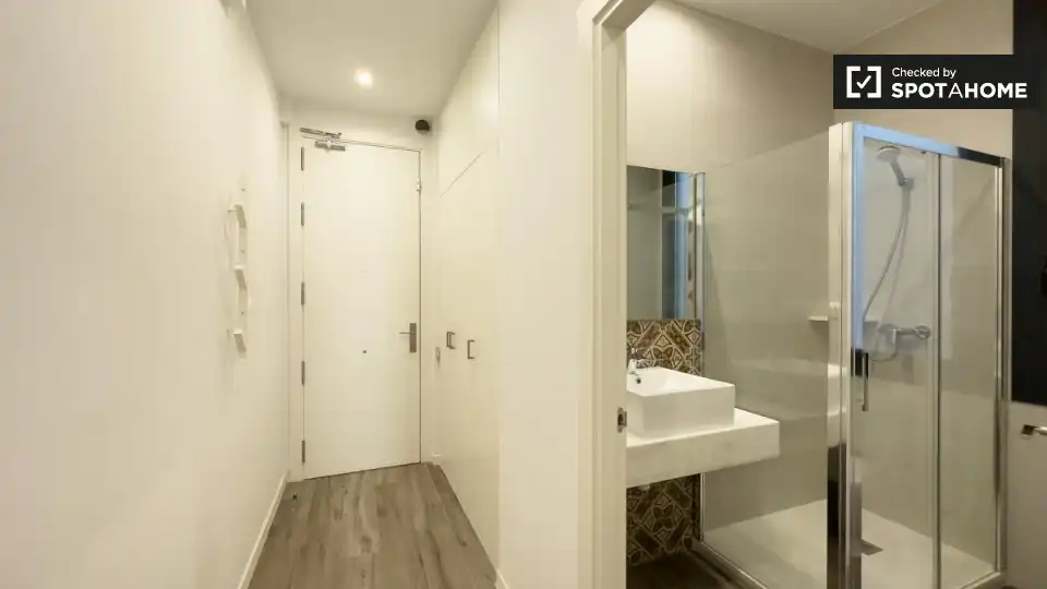 Flat with terrace to rent in Eixample, imagen 3