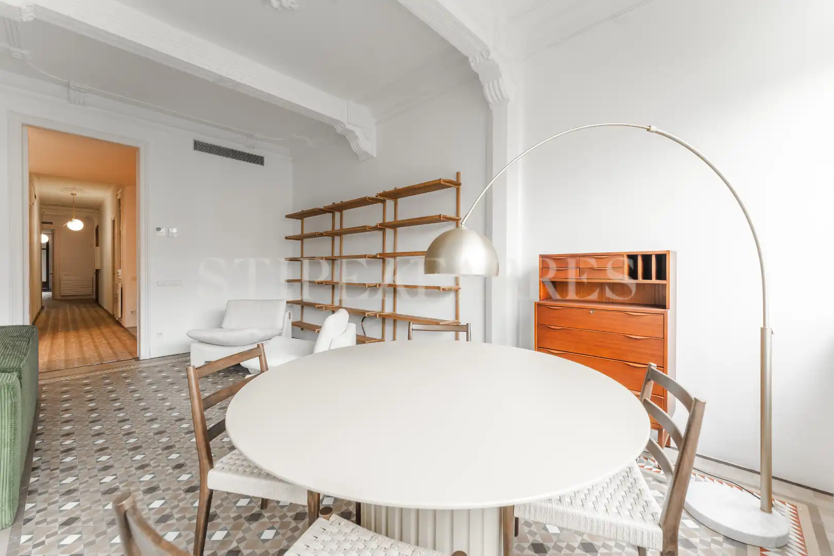Comedor de Piso de alquiler en Barcelona con Aire acondicionado, Calefacción y Amueblado