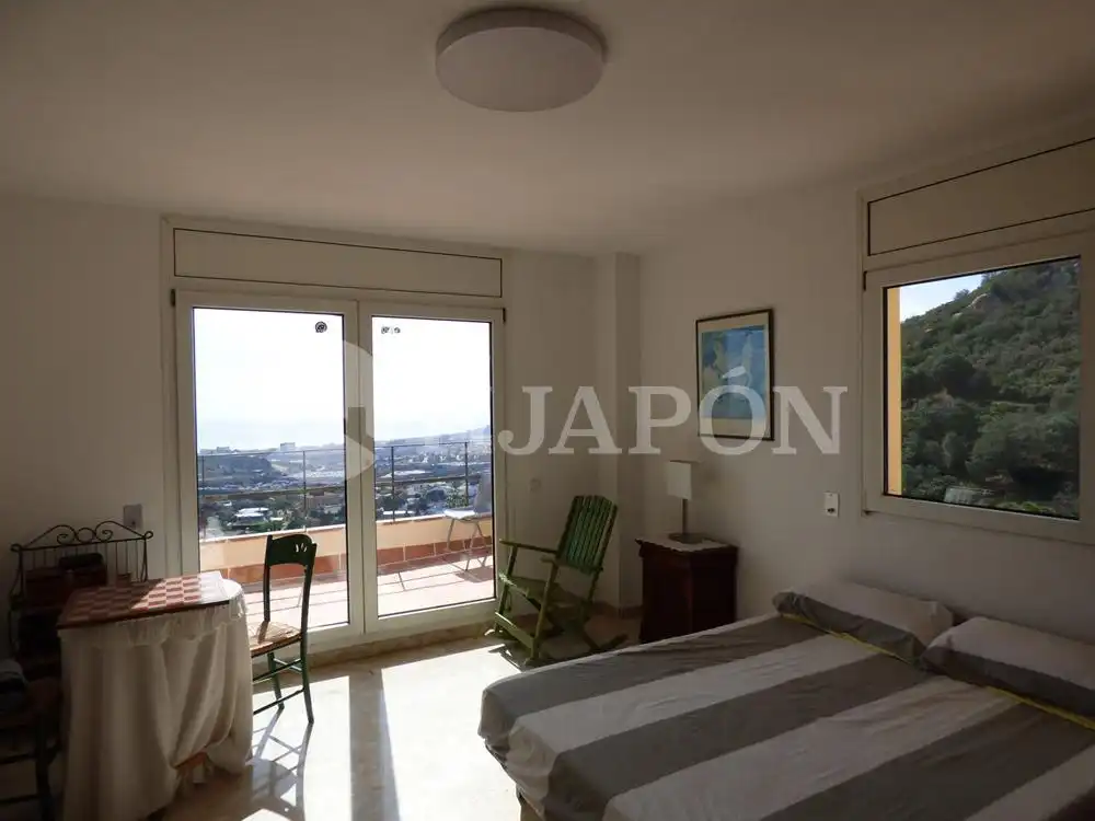 Habitación de Casa o chalet en venta en Badalona con Aire acondicionado, Jardín privado y Terraza