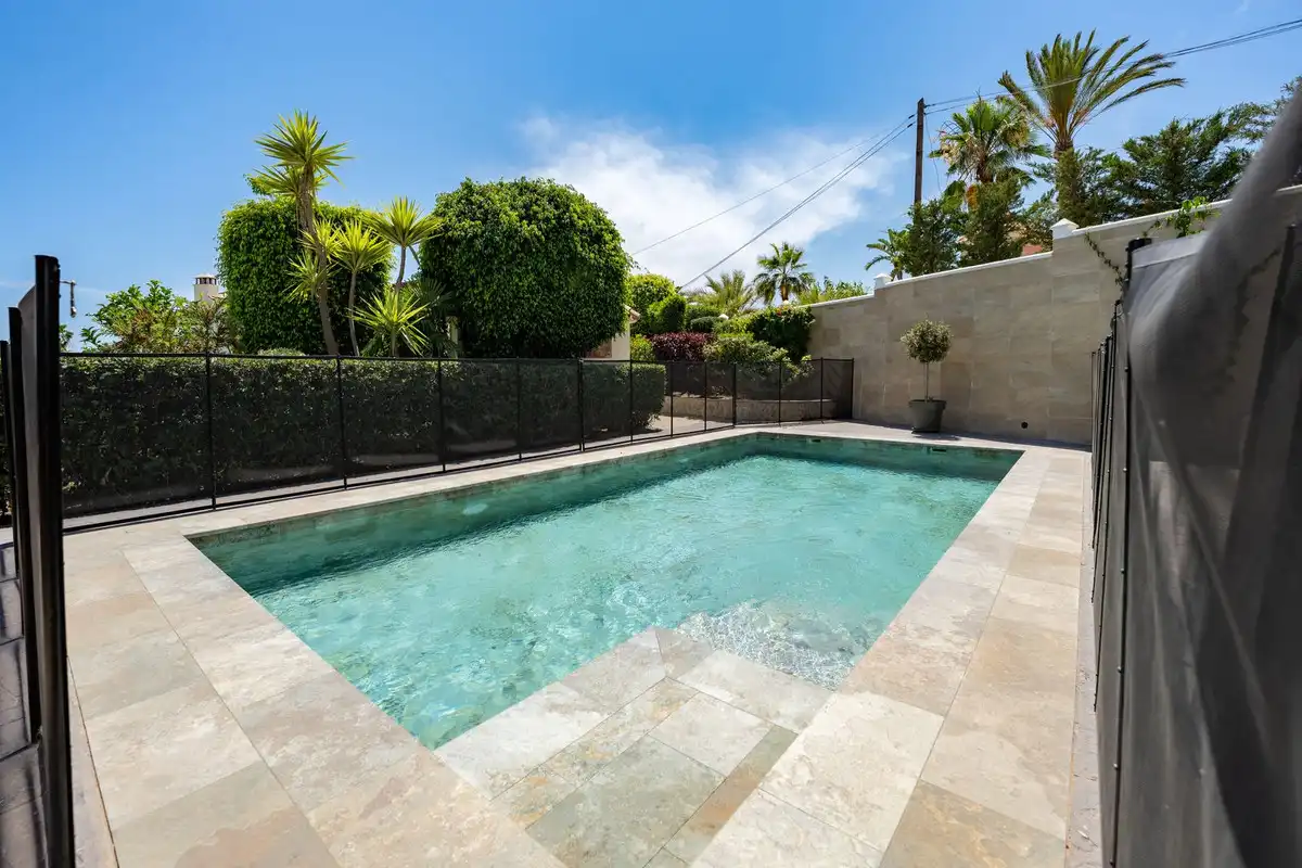 Piscina de Casa o xalet en venda en Estepona amb Aire condicionat, Jardí privat i Terrassa