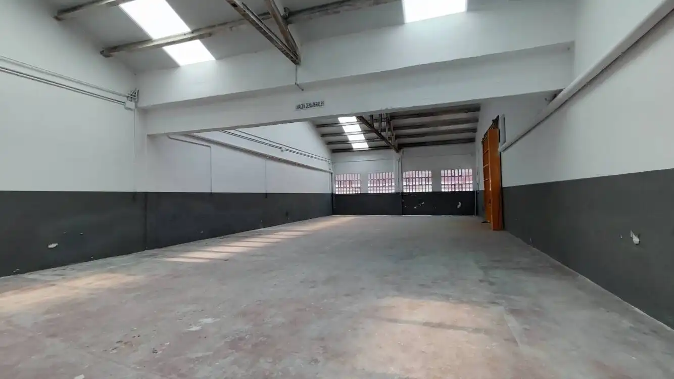 Fabrikhallen zur Miete in Barberà del Vallès