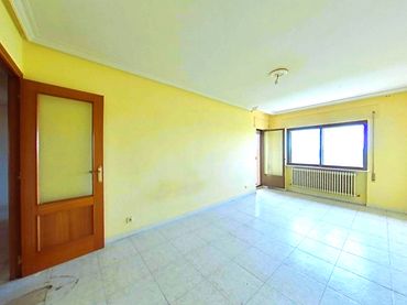 Piso con balcón en venta en Afueras Sur