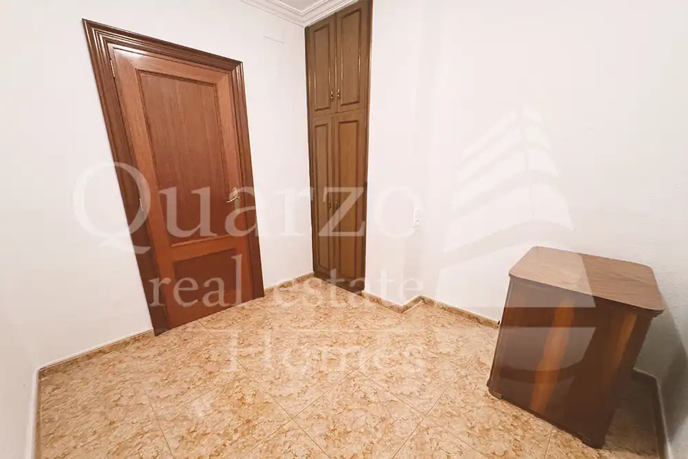 Habitación de Piso en venta en Valencia con Calefacción y Balcón