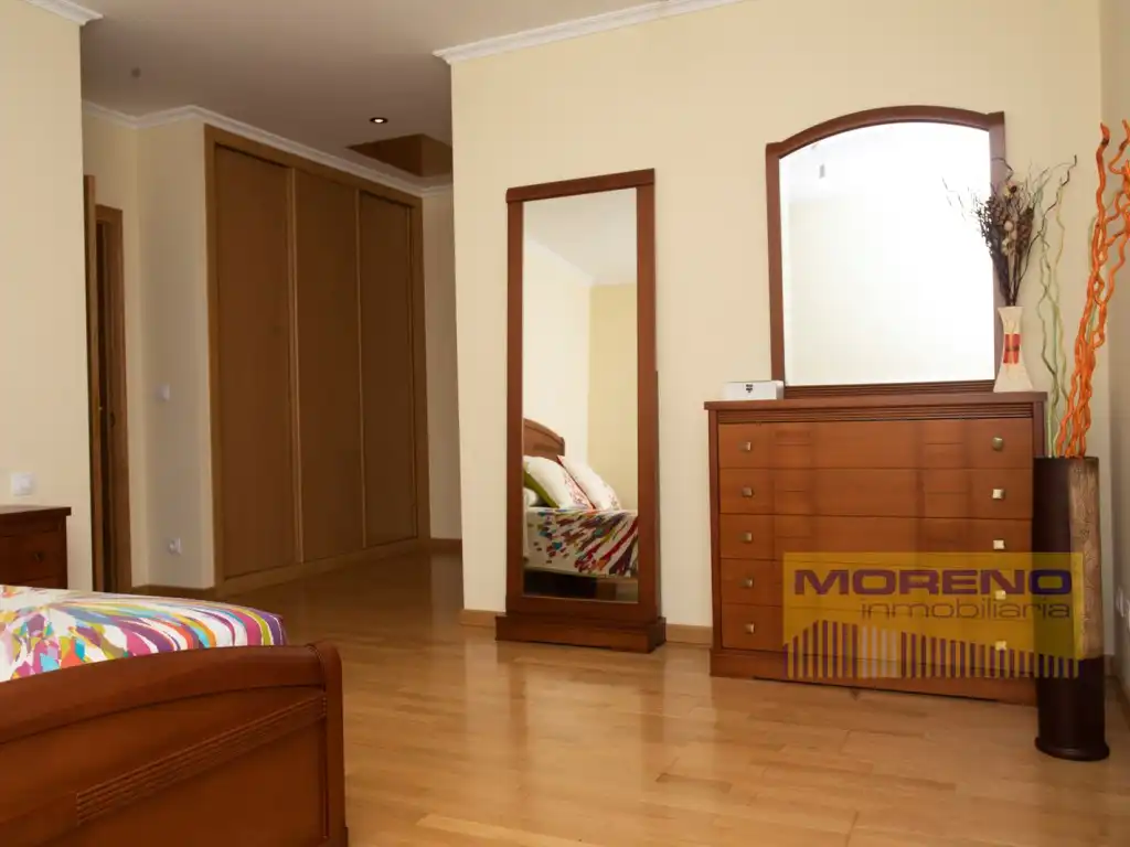 Dormitori de Casa o xalet en venda en Sarria