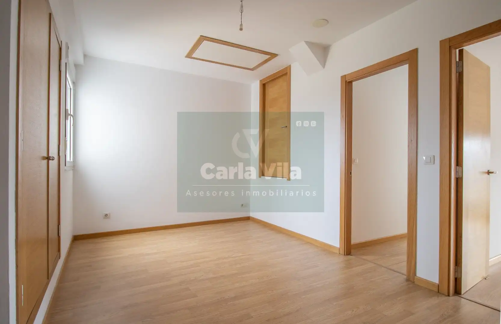Habitación de Dúplex en venta en Lugo con Calefacción, Parquet y Terraza