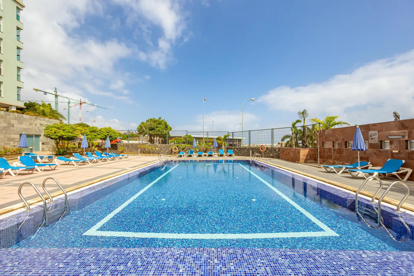 Swimming pool of Flat for rent in Las Palmas de Gran Canaria