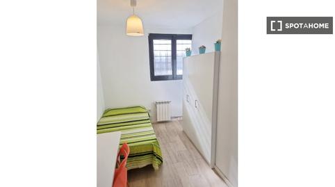 Photo 4 of Flat to share in Lucero, Madrid