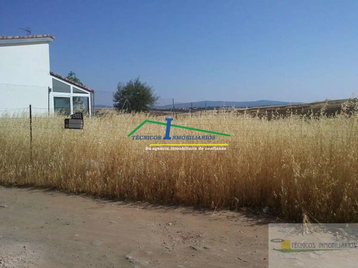 Residential land for sale in Este