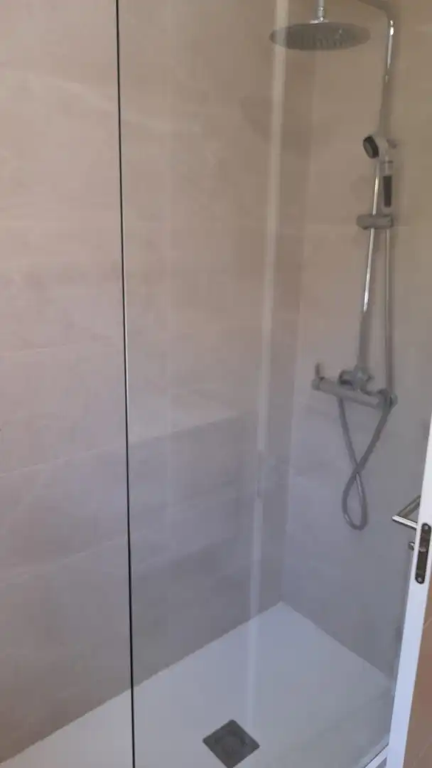 Badezimmer von Wohnung zur Miete in Vistahermosa - Fuentebravía