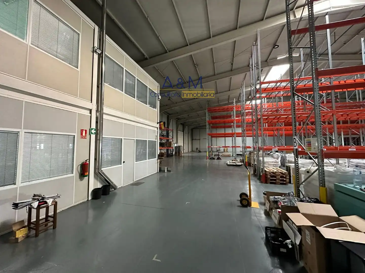 Außenansicht von Fabrikhallen zur Miete in Mojados
