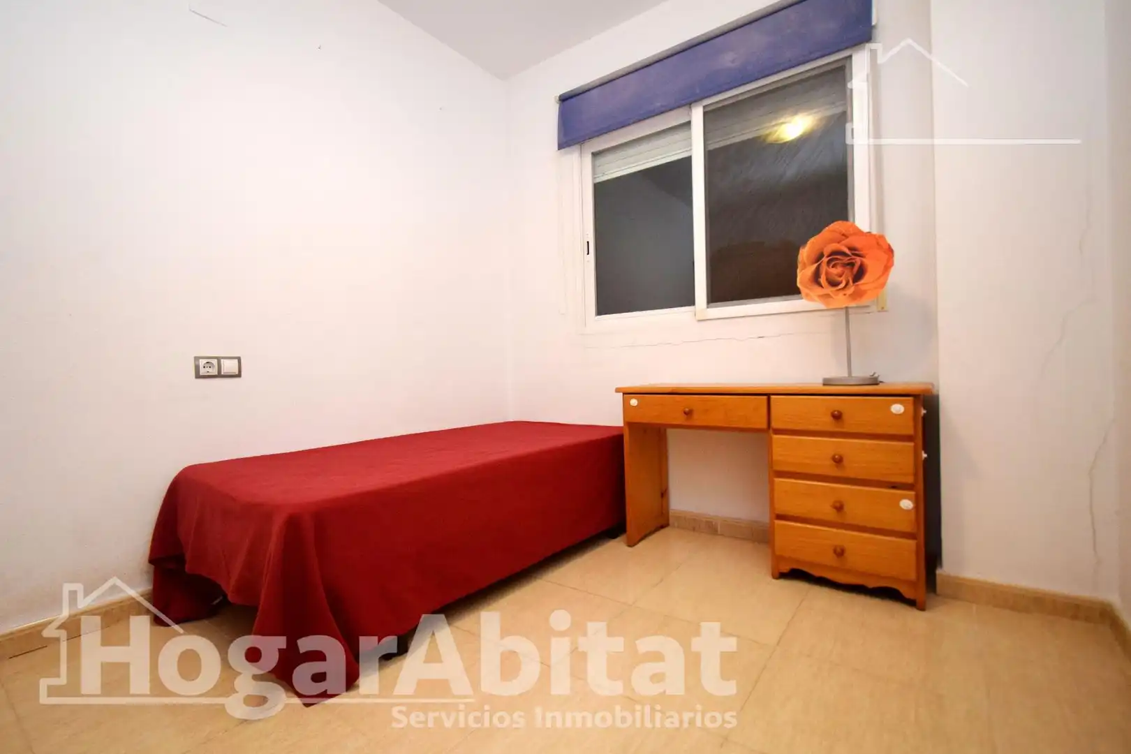Dormitori de Pis en venda en Paterna amb Aire condicionat, Terrassa i Traster