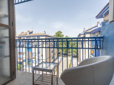 Piso con balcón en venta en Calle ROSALÍA DE CASTRO
