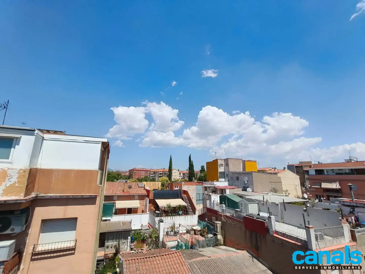 Vista exterior de Pis en venda en Ripollet amb Aire condicionat, Calefacció i Terrassa