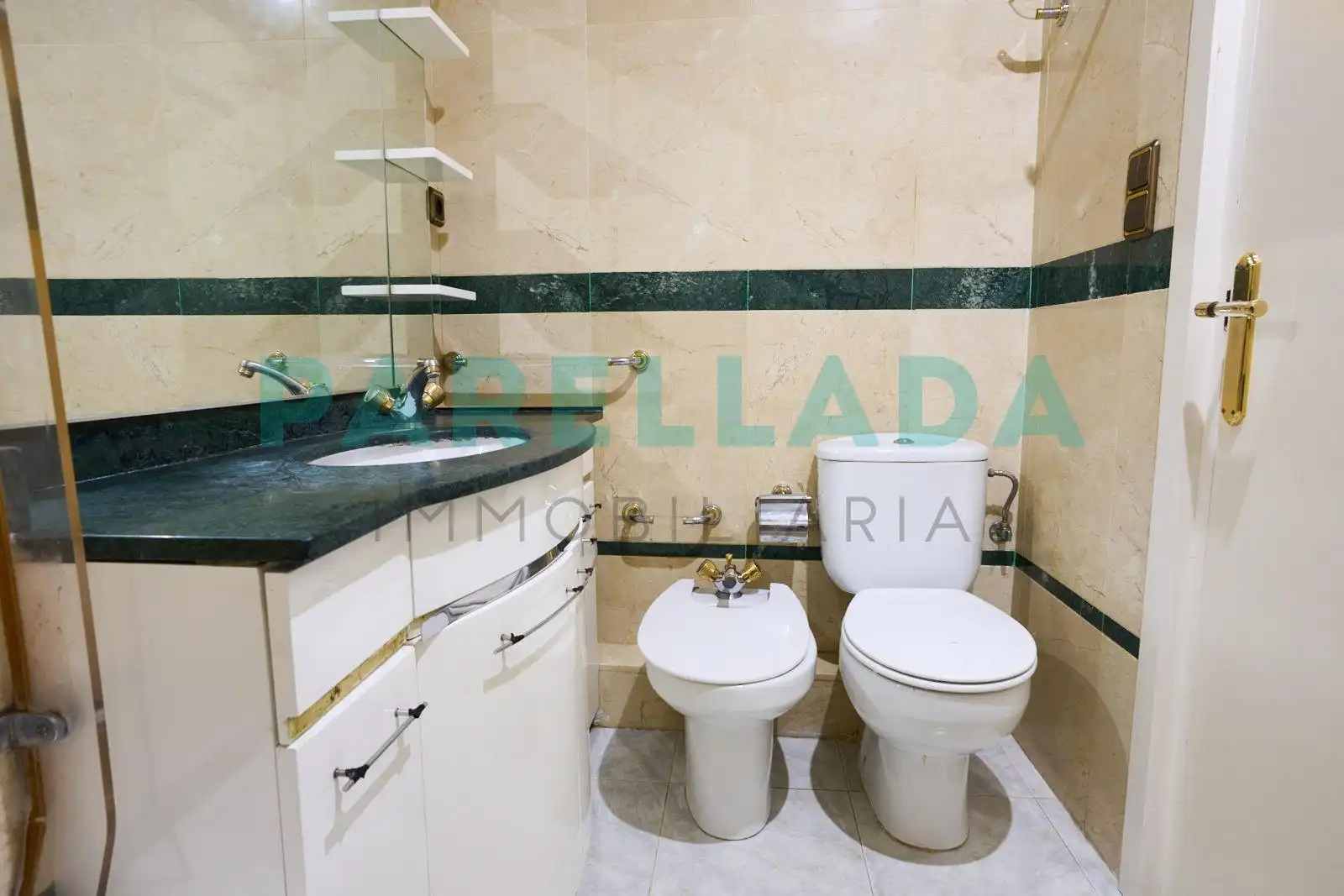 Bathroom of Flat for sale in Badalona  with Air Conditioner and Balcony