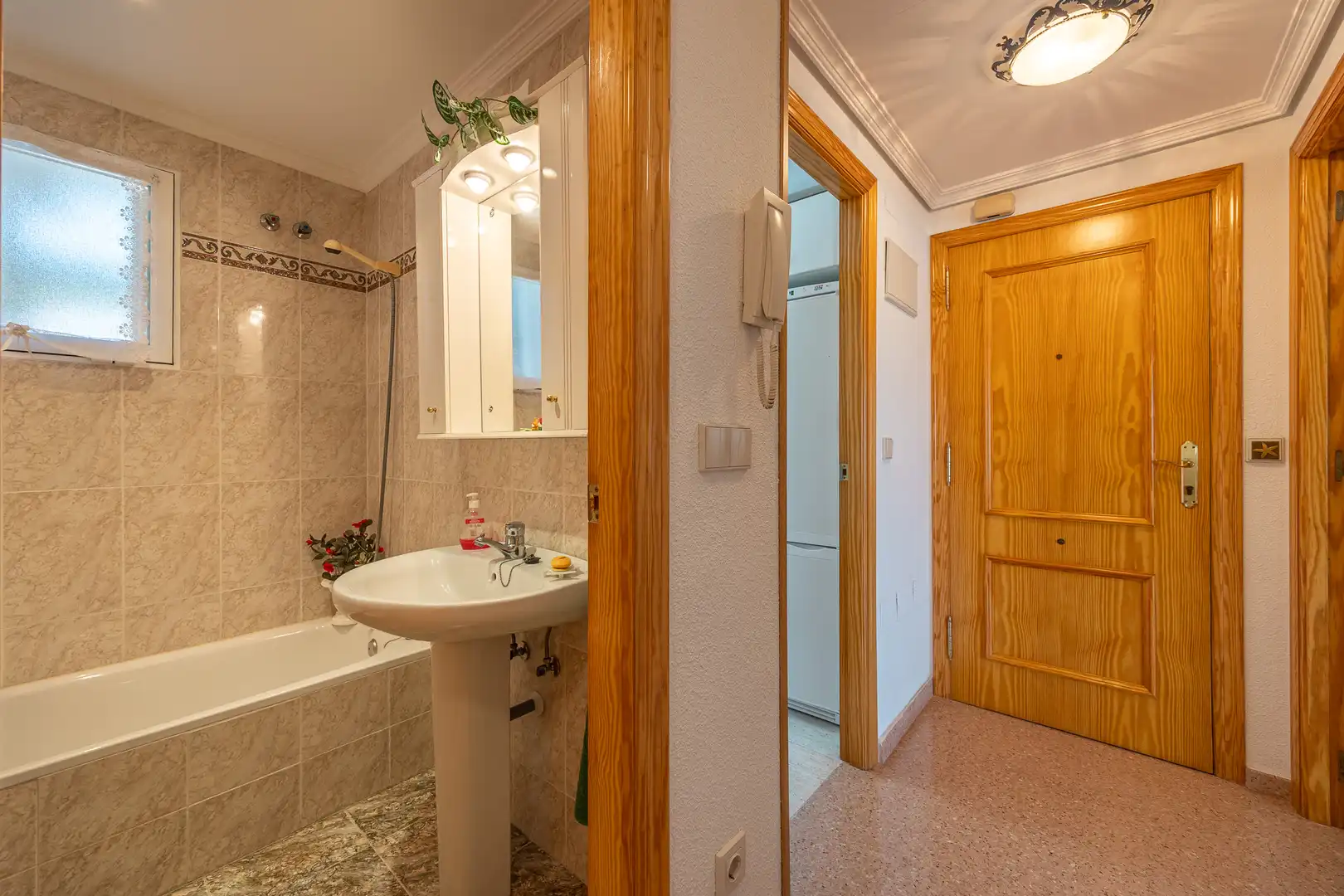 Baño de Piso en venta en Finestrat con Trastero, Piscina y Amueblado