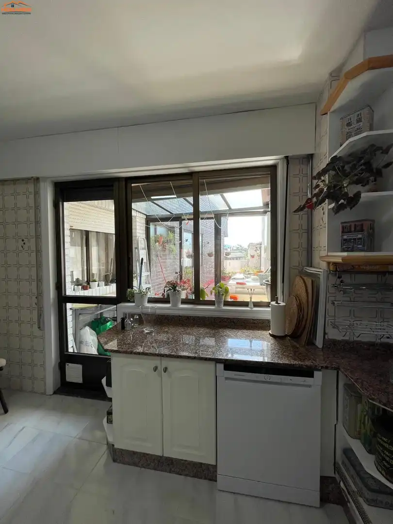 Cocina de Piso en venta en Tomiño con Calefacción, Terraza y Balcón