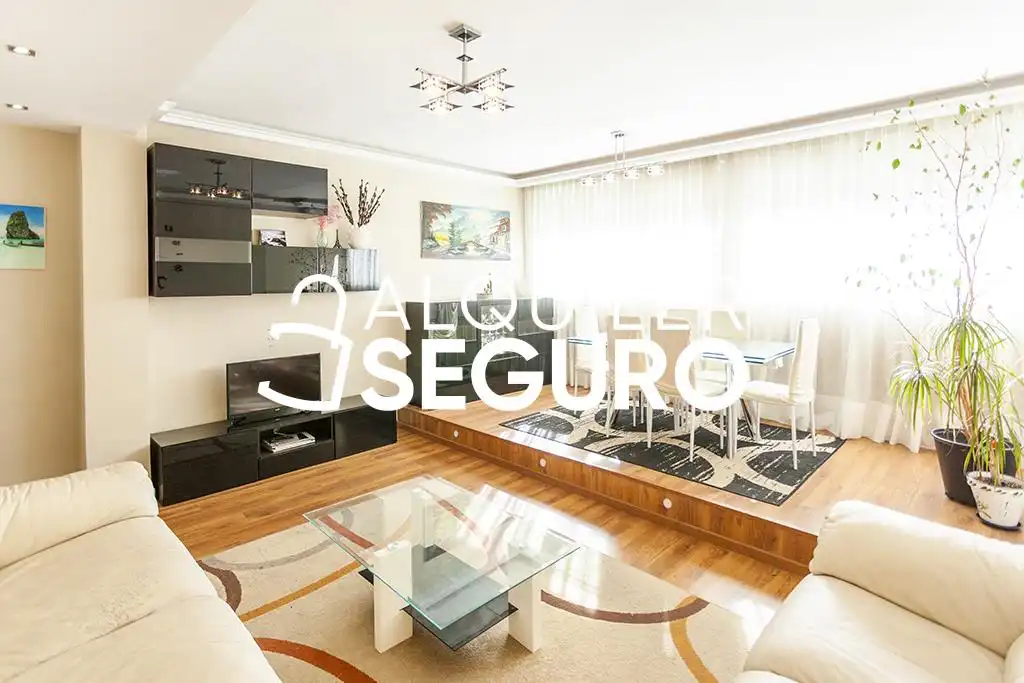 Flat with lift to rent in de Agustin de Foxá